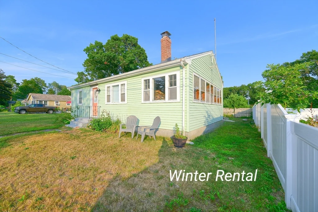 2 bed, 1 bath apartment for rent at 22 Datewood St Unit WINTER, Parkwood Beach — photo 1 of 22