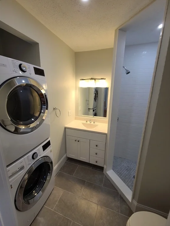 3 bed, 2 bath apartment for rent at 22 Dearborn St Unit 2, Tufts University — photo 15 of 20