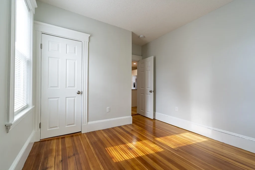 3 bed, 2 bath apartment for rent at 22 Dearborn St Unit 2, Tufts University — photo 9 of 20