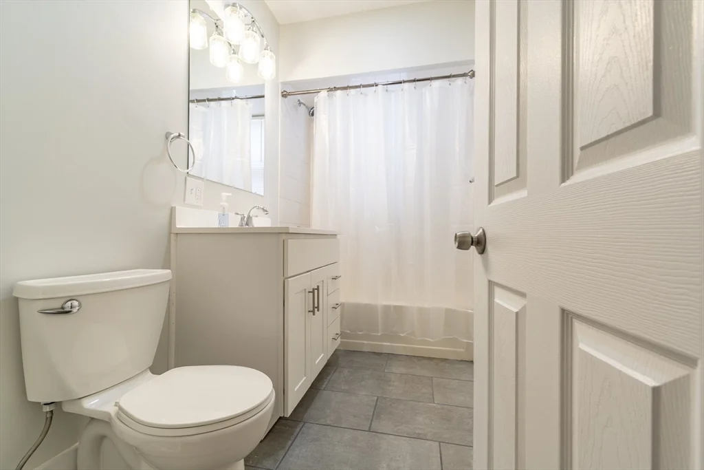 3 bed, 2 bath apartment for rent at 22 Dearborn St Unit 2, Tufts University — photo 13 of 20