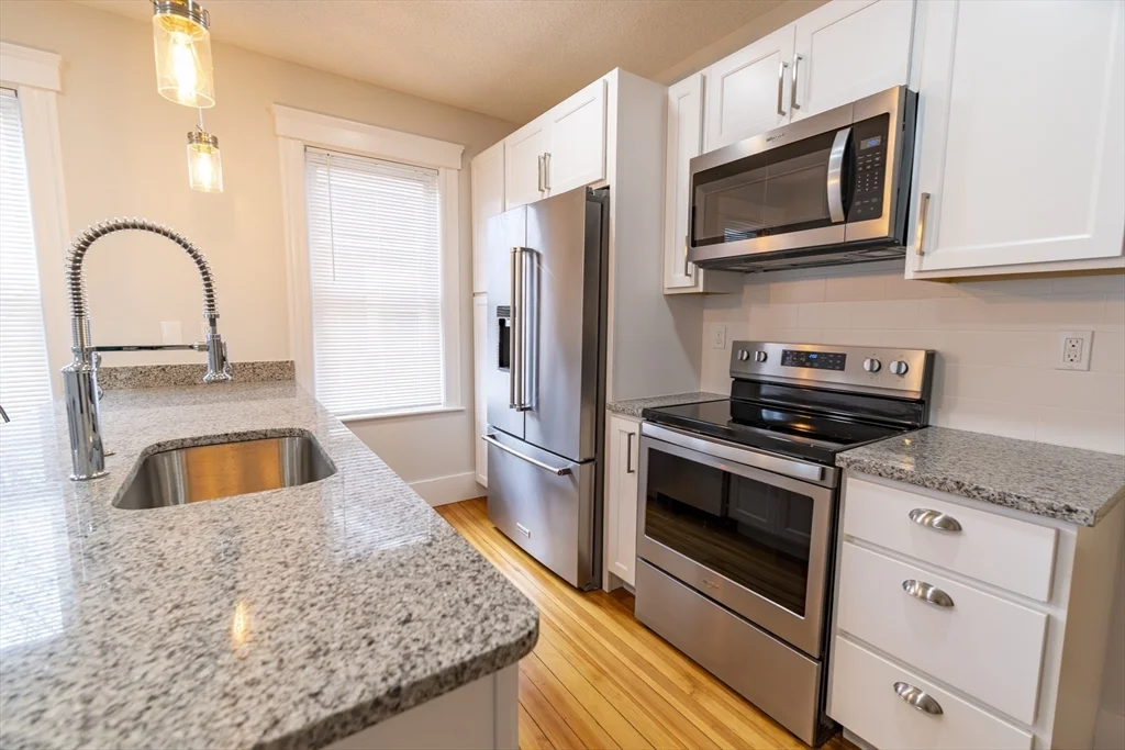 3 bed, 2 bath apartment for rent at 22 Dearborn St Unit 2, Tufts University — photo 5 of 20