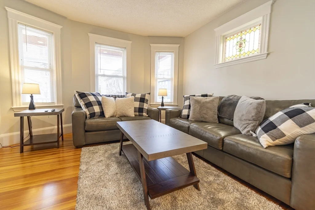 3 bed, 2 bath apartment for rent at 22 Dearborn St Unit 2, Tufts University — photo 7 of 20