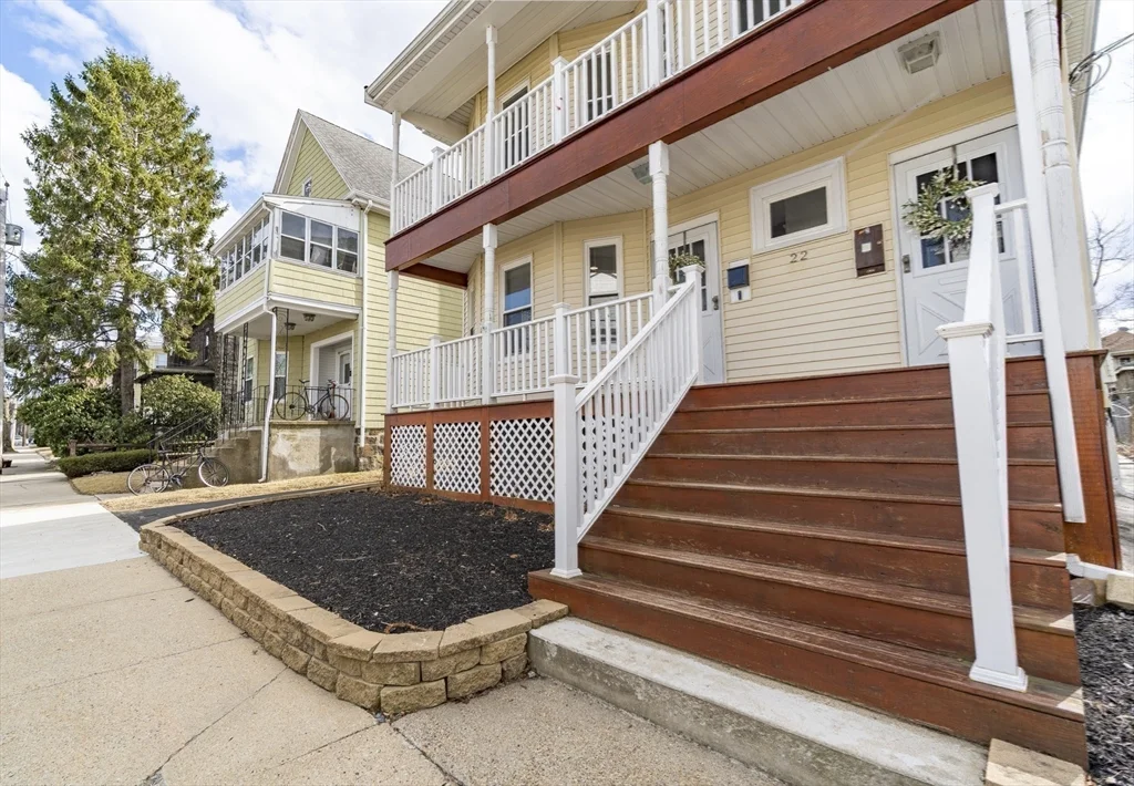 3 bed, 2 bath apartment for rent at 22 Dearborn St Unit 2, Tufts University — photo 18 of 20