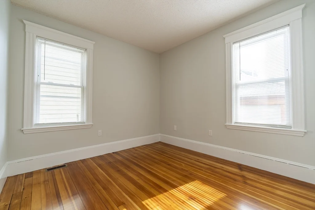 3 bed, 2 bath apartment for rent at 22 Dearborn St Unit 2, Tufts University — photo 12 of 20