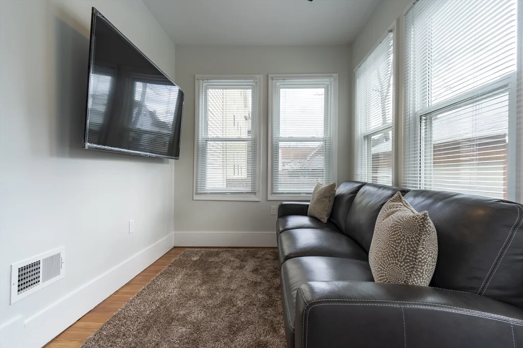 3 bed, 2 bath apartment for rent at 22 Dearborn St Unit 2, Tufts University — photo 14 of 20