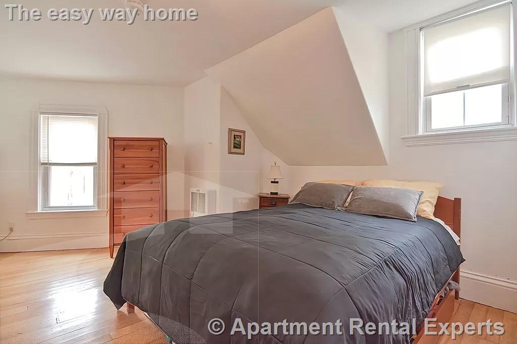 2 bed, 1 bath apartment for rent at 22 Dell St, East Somerville — photo 10 of 26