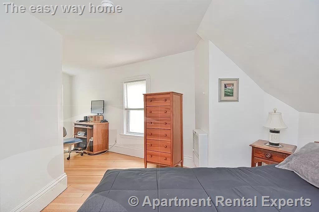 2 bed, 1 bath apartment for rent at 22 Dell St, East Somerville — photo 9 of 26