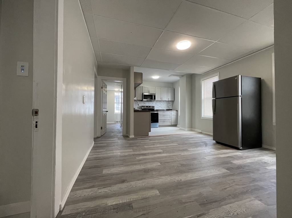 3 bed, 1 bath apartment for rent at 22 Douglas St Unit 1, Worcester — photo 5 of 13