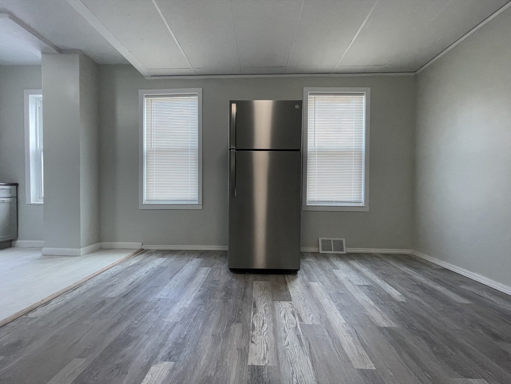 3 bed, 1 bath apartment for rent at 22 Douglas St Unit 1, Worcester — photo 11 of 13