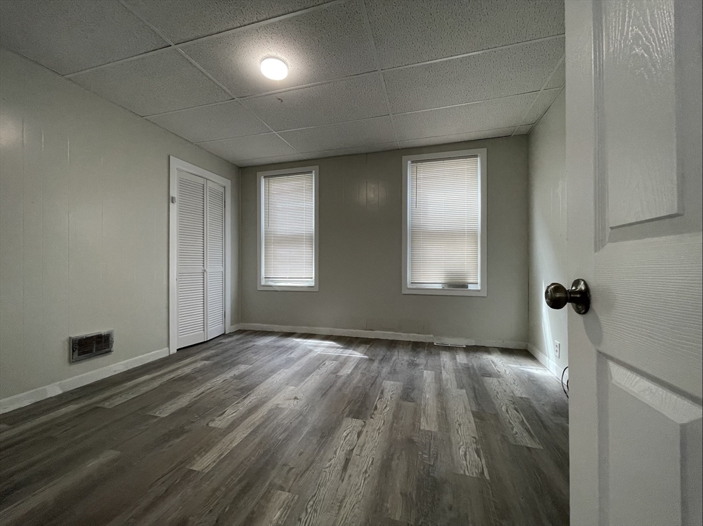 3 bed, 1 bath apartment for rent at 22 Douglas St Unit 1, Worcester — photo 9 of 13