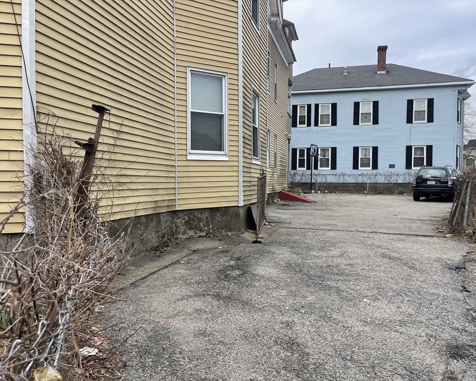 3 bed, 1 bath apartment for rent at 22 Douglas St Unit 1, Worcester — photo 13 of 13