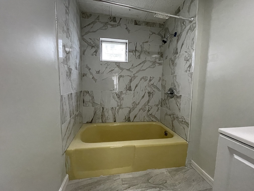 3 bed, 1 bath apartment for rent at 22 Douglas St Unit 1, Worcester — photo 7 of 13