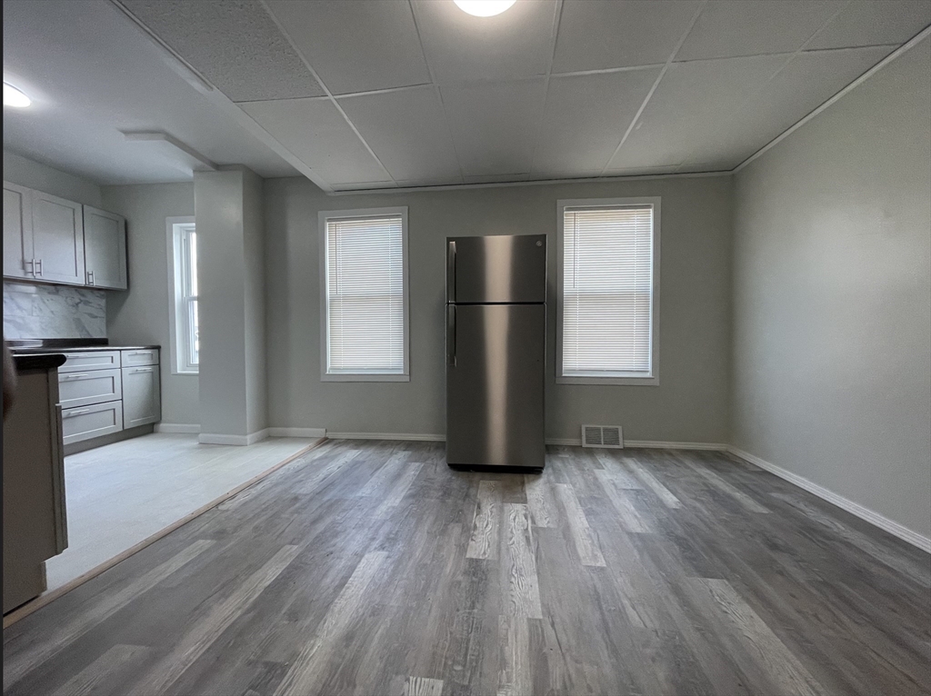 3 bed, 1 bath apartment for rent at 22 Douglas St Unit 1, Worcester — photo 12 of 13