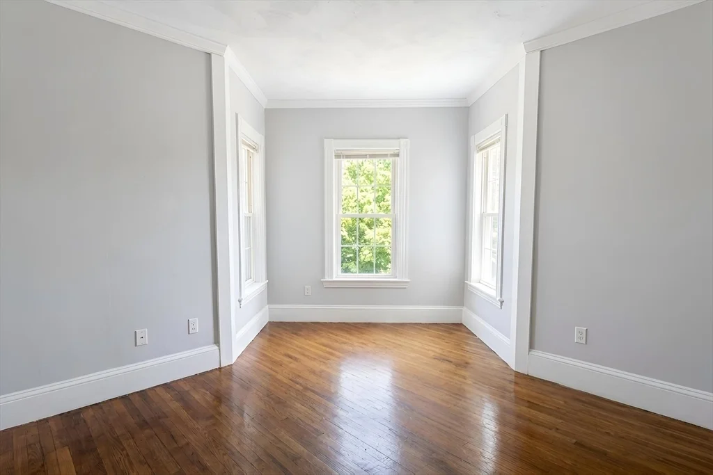 5 bed, 1 bath apartment for rent at 22 Downer Ave Unit 2, Dorchester — photo 6 of 9