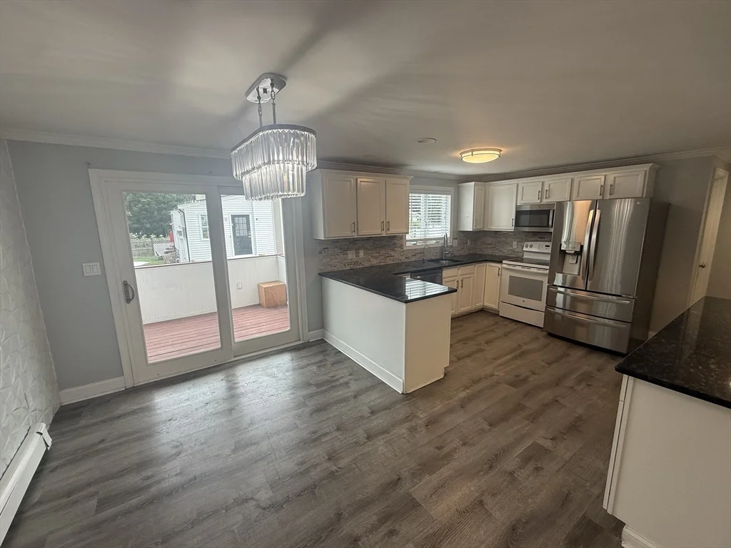 4 bed, 2 bath apartment for rent at 22 Draper Rd Unit A, Framingham — photo 3 of 9
