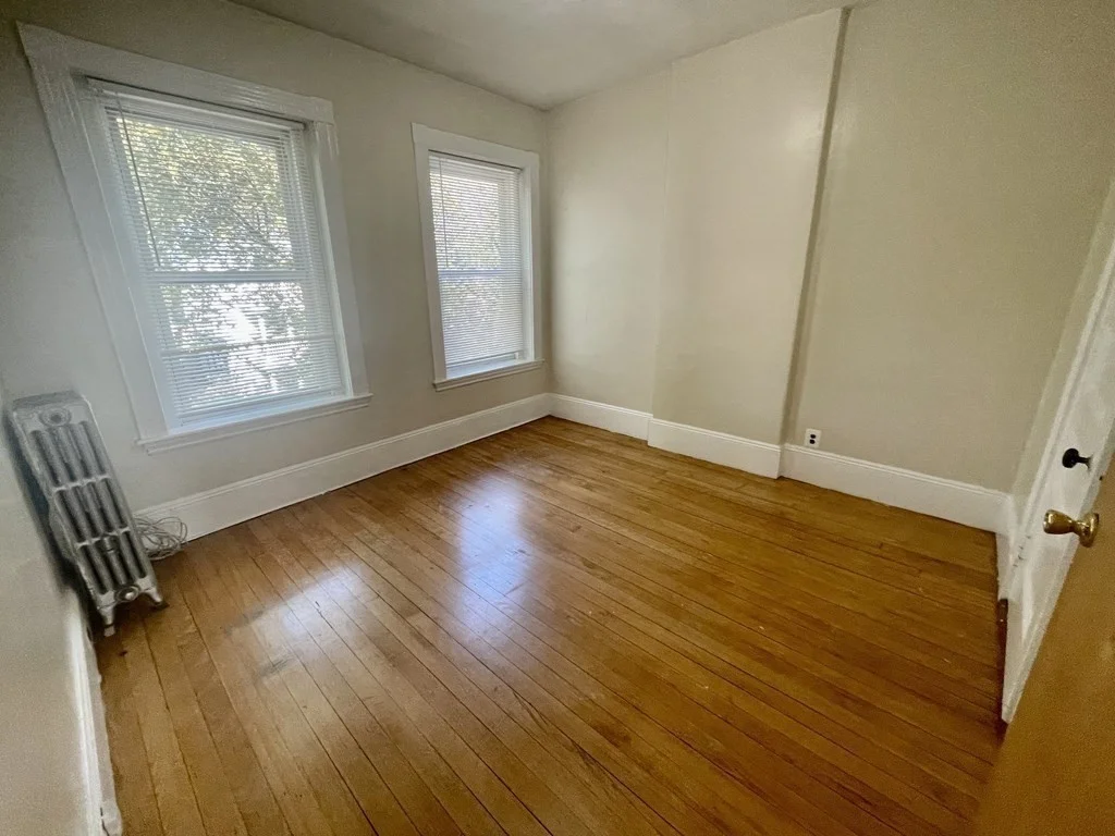 3 bed, 1 bath apartment for rent at 22 Dudley St Unit 3, North Cambridge — photo 6 of 8