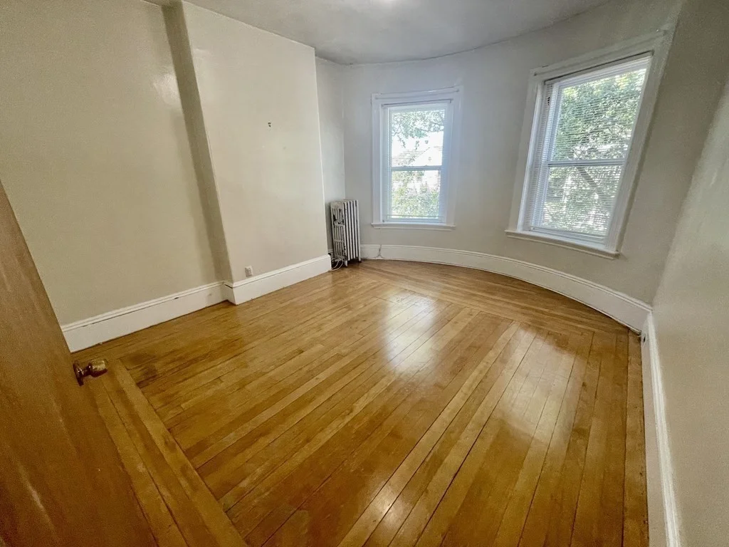 3 bed, 1 bath apartment for rent at 22 Dudley St Unit 3, North Cambridge — photo 5 of 8
