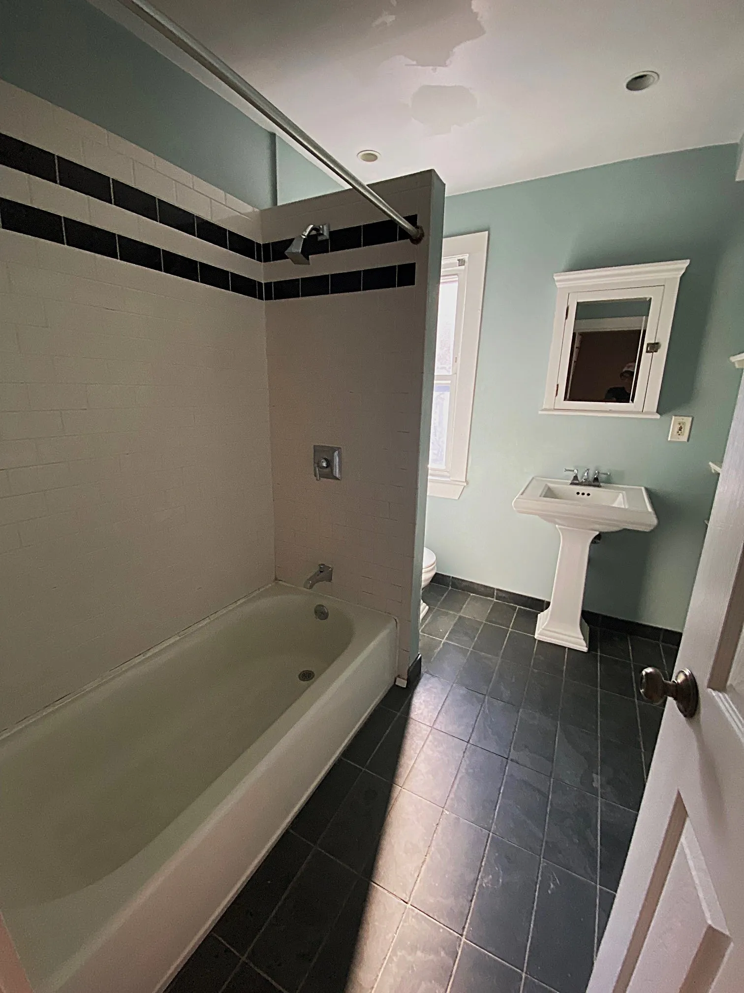 4 bed, 2 bath apartment for rent at 22 Eastburn, Brighton — photo 7 of 14