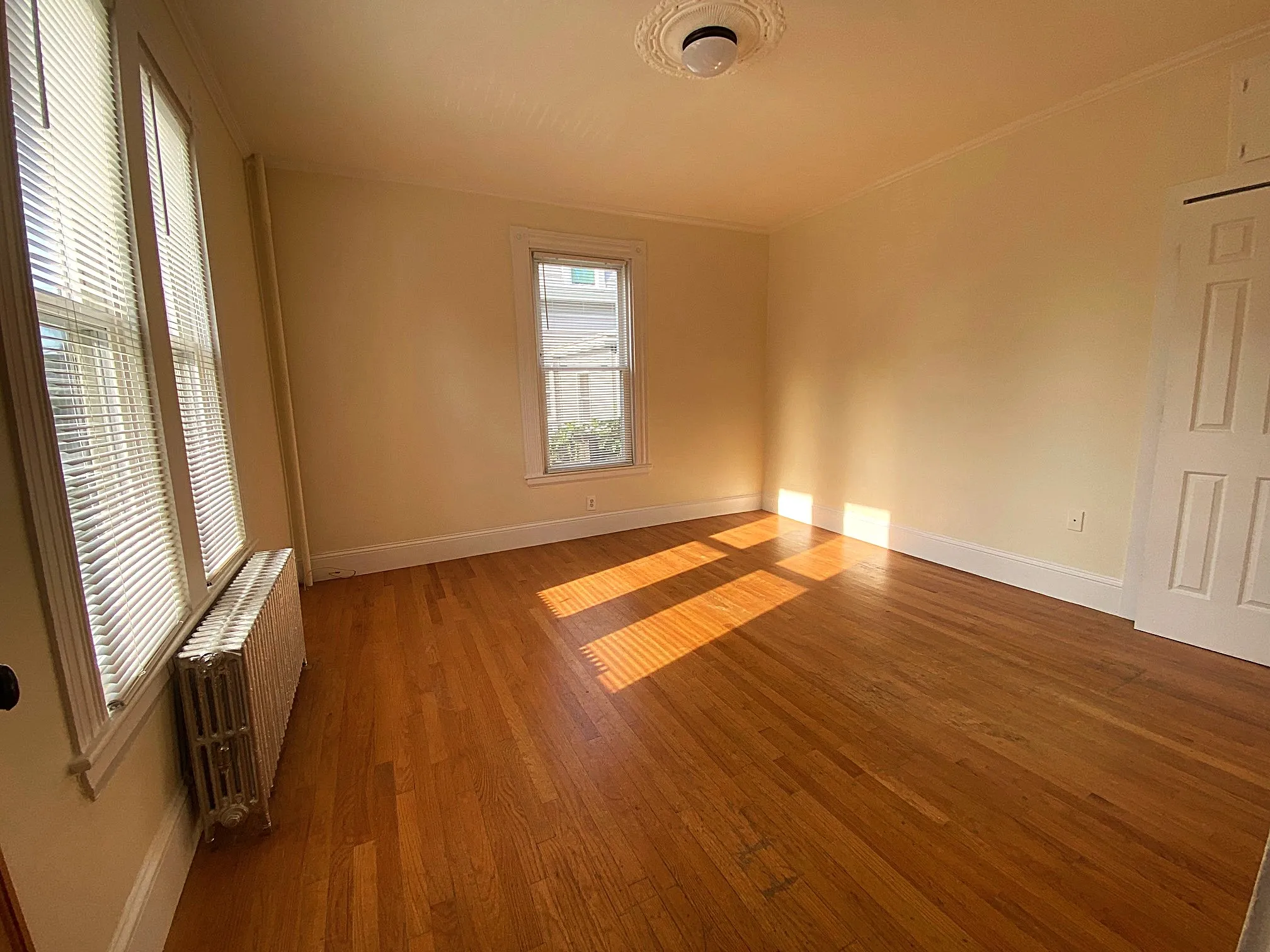 4 bed, 2 bath apartment for rent at 22 Eastburn, Brighton — photo 3 of 14