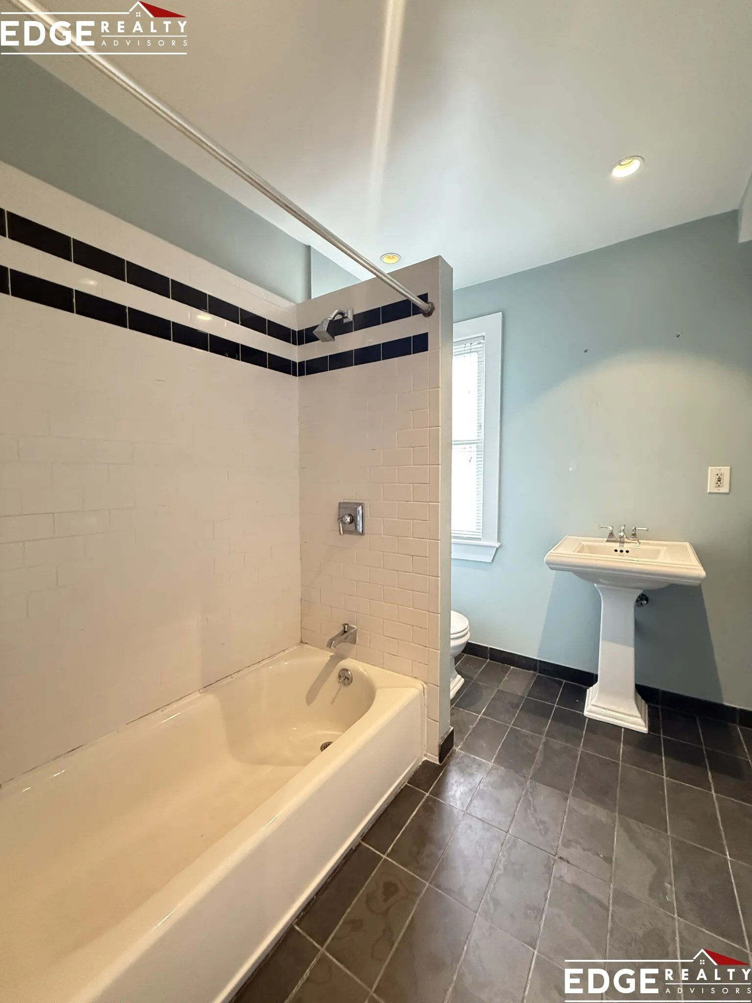 3 bed, 2 bath apartment for rent at 22 Eastburn St Unit 1, Brighton — photo 6 of 10