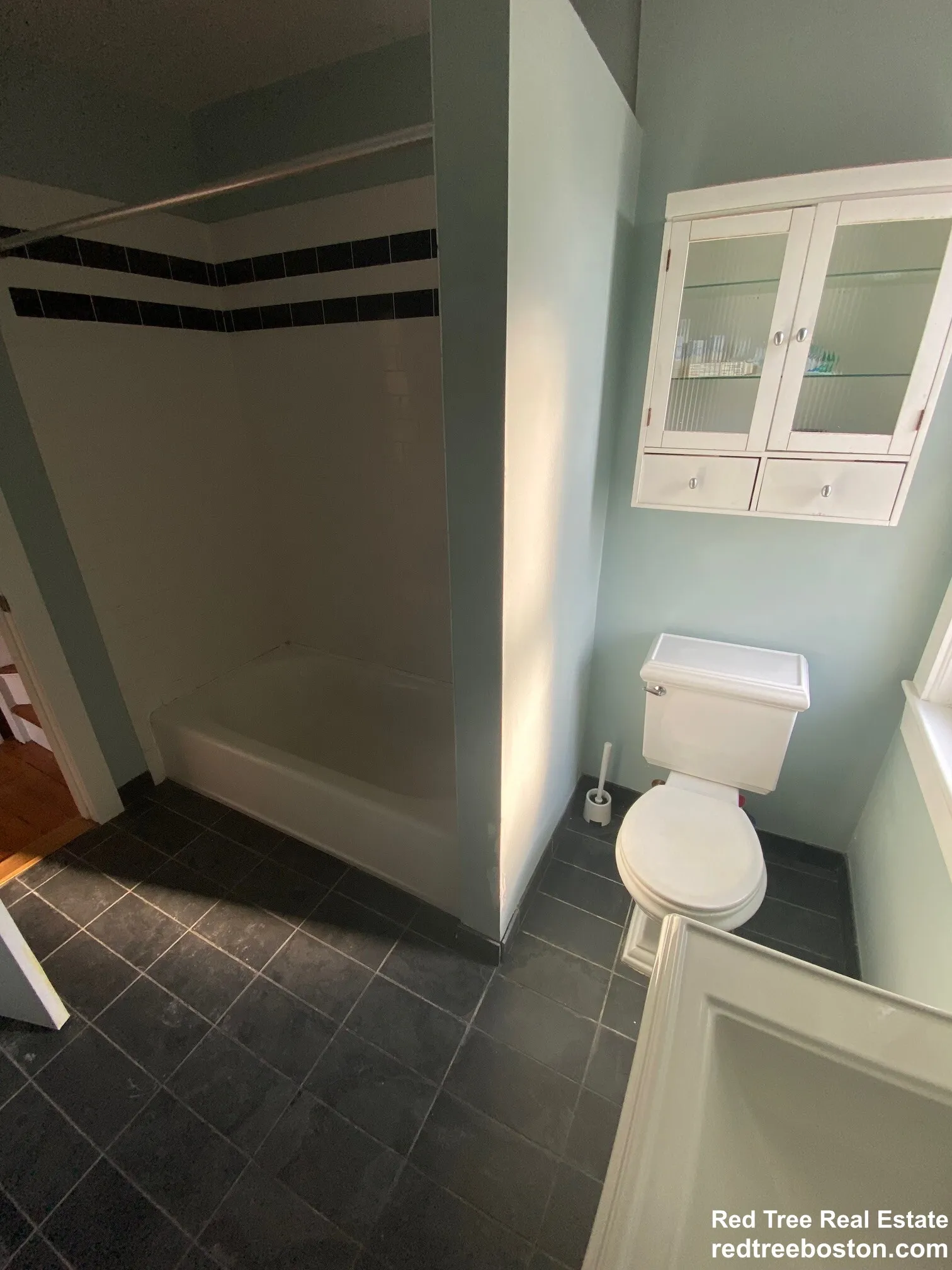 3 bed, 1 bath apartment for rent at 22 Eastburn St Unit 22, Brighton — photo 6 of 7