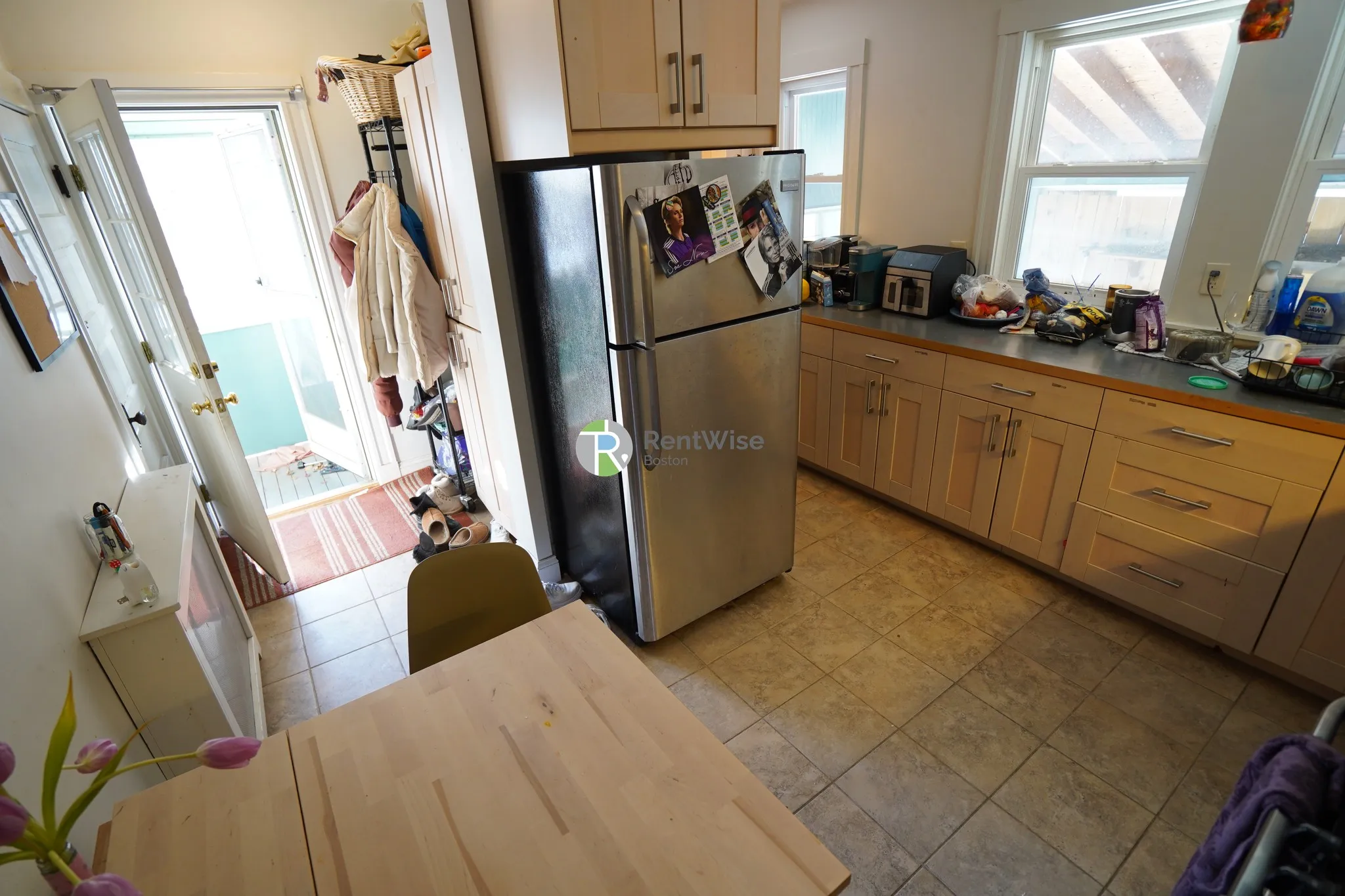 3 bed, 1 bath apartment for rent at 22 Edison Ave Unit 1, Medford — photo 4 of 16
