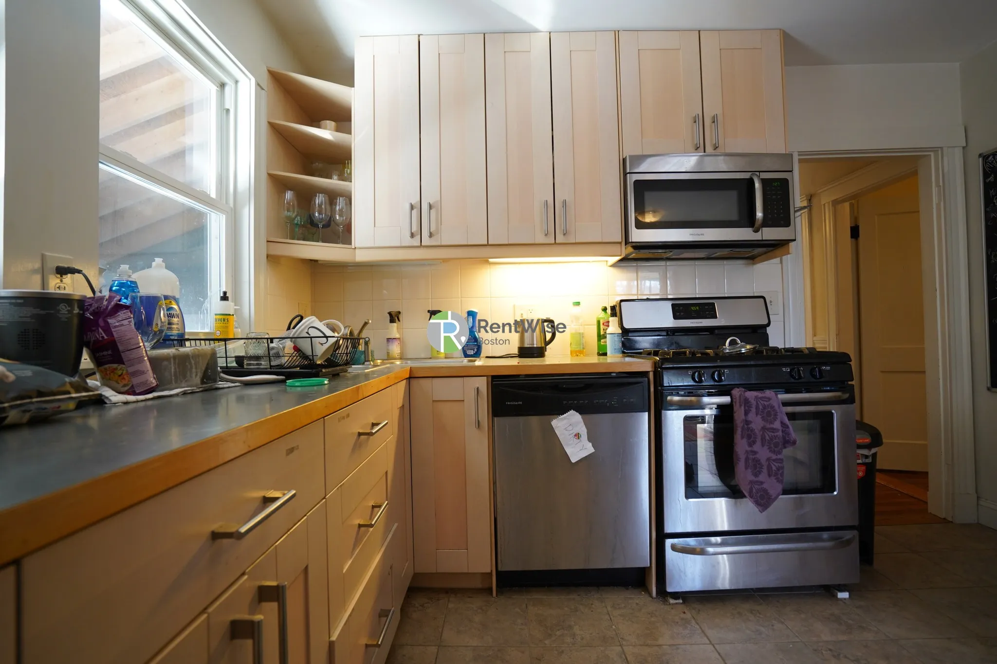 3 bed, 1 bath apartment for rent at 22 Edison Ave Unit 1, Medford — photo 6 of 16