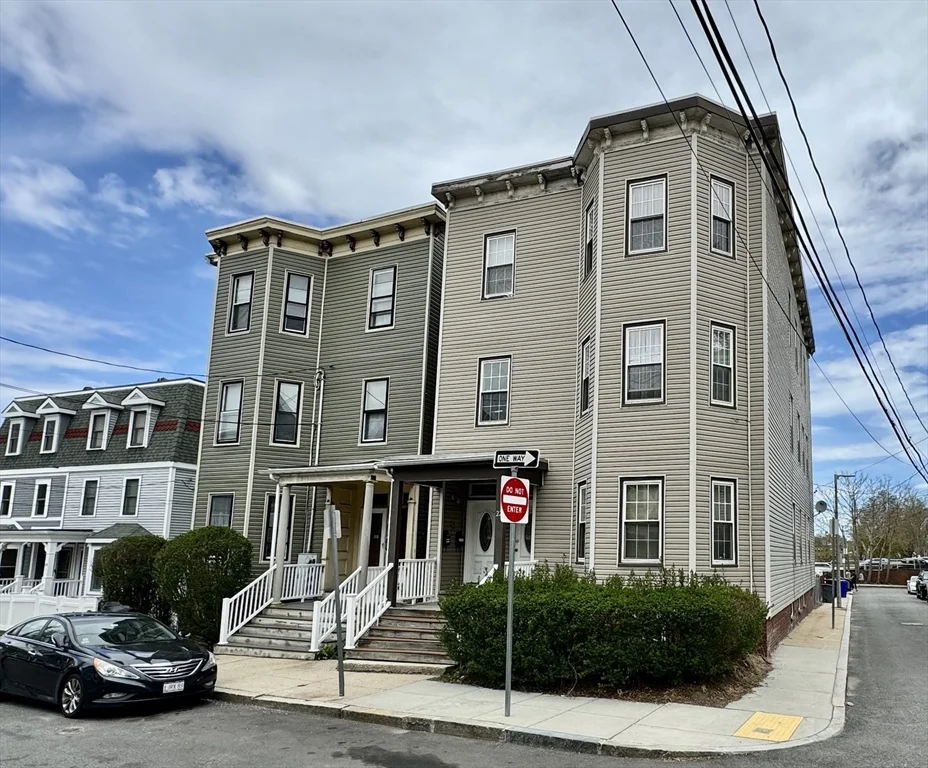 2 bed, 2 bath apartment for rent at 22 Elmore St Unit 3, Roxbury — photo 17 of 17