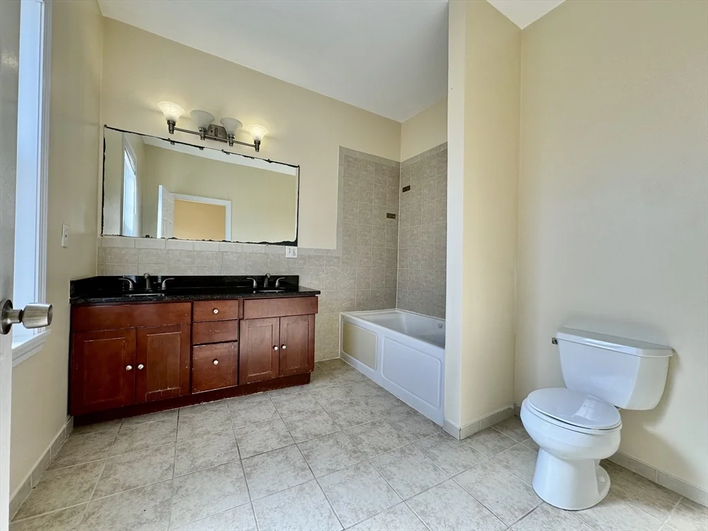 2 bed, 2 bath apartment for rent at 22 Elmore St Unit 3, Roxbury — photo 10 of 17