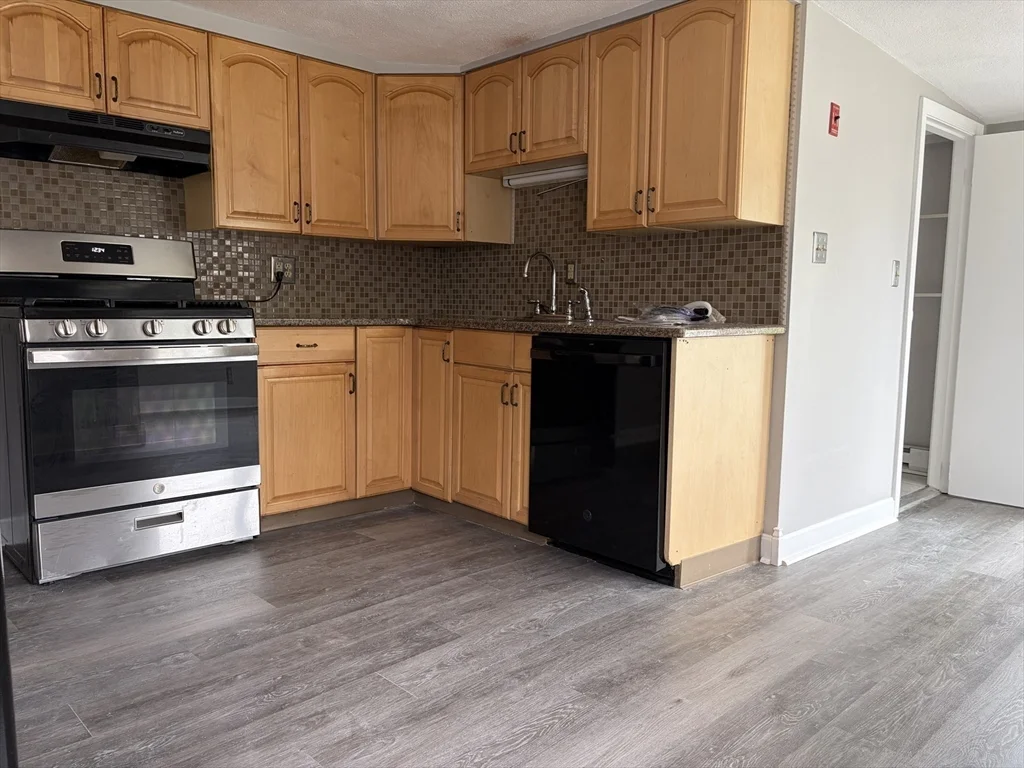 2 bed, 1 bath apartment for rent at 22 Emerson St Unit 22, Stoneham — photo 3 of 10