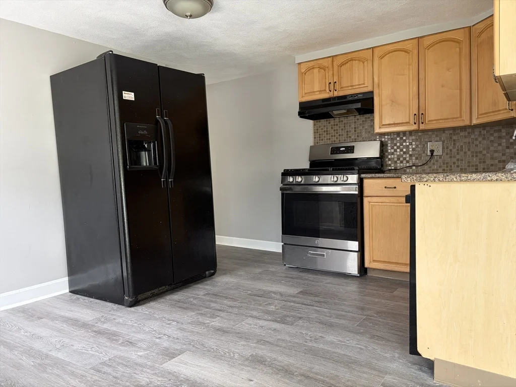 2 bed, 1 bath apartment for rent at 22 Emerson St Unit 22, Stoneham — photo 5 of 10