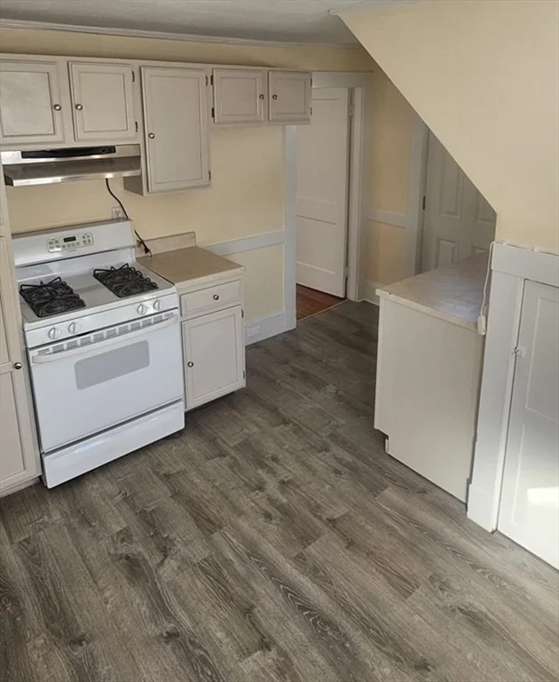 2 bed, 1 bath apartment for rent at 22 Endicott St Unit 3, Norwood — photo 3 of 22