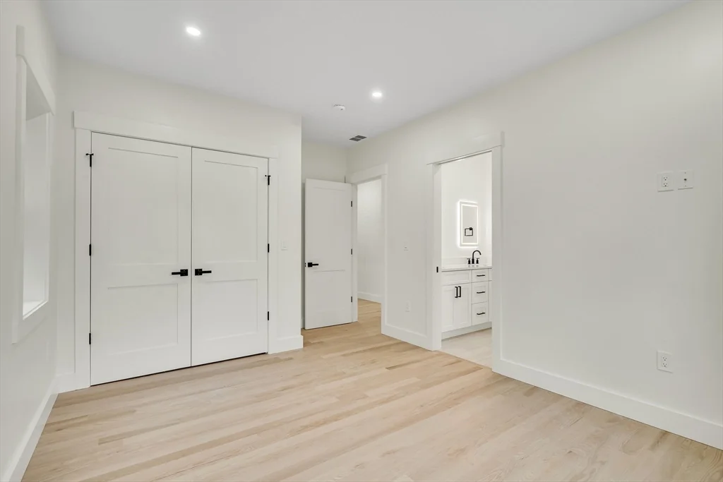 5 bed, 4+ bath apartment for rent at 22 Estabrook Rd, Lexington — photo 29 of 35