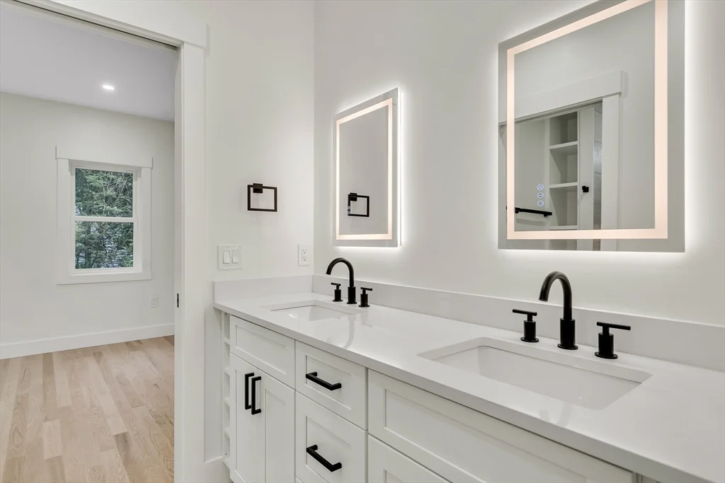 5 bed, 4+ bath apartment for rent at 22 Estabrook Rd, Lexington — photo 24 of 35