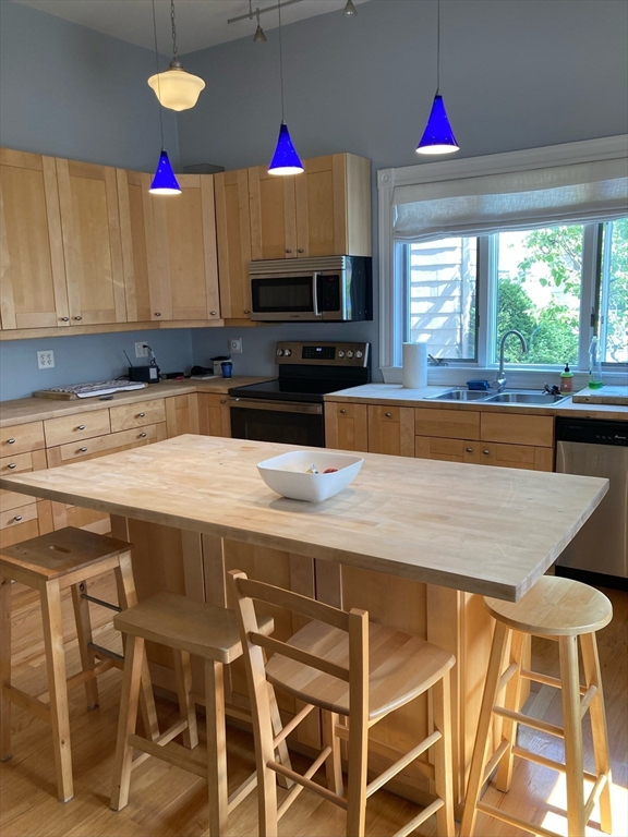 3 bed, 2 bath apartment for rent at 22 Eulita Ter Unit 1, Brighton — photo 5 of 28