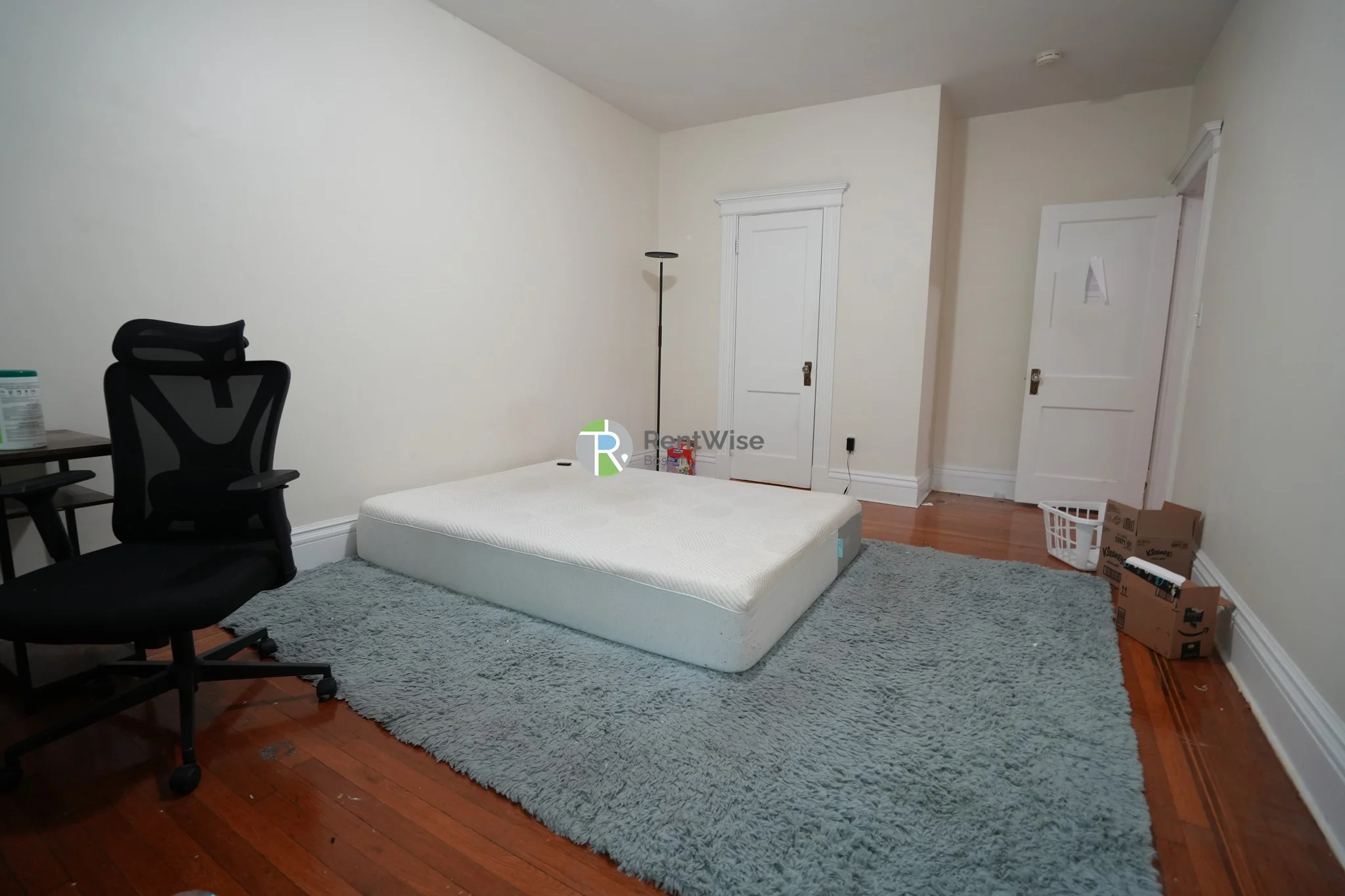 2 bed, 1 bath apartment for rent at 22 Euston St Unit 5, Brookline — photo 4 of 12