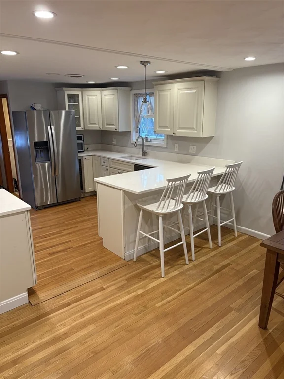 3 bed, 1 bath apartment for rent at 22 Farwell Ave, Hyde Park — photo 2 of 14