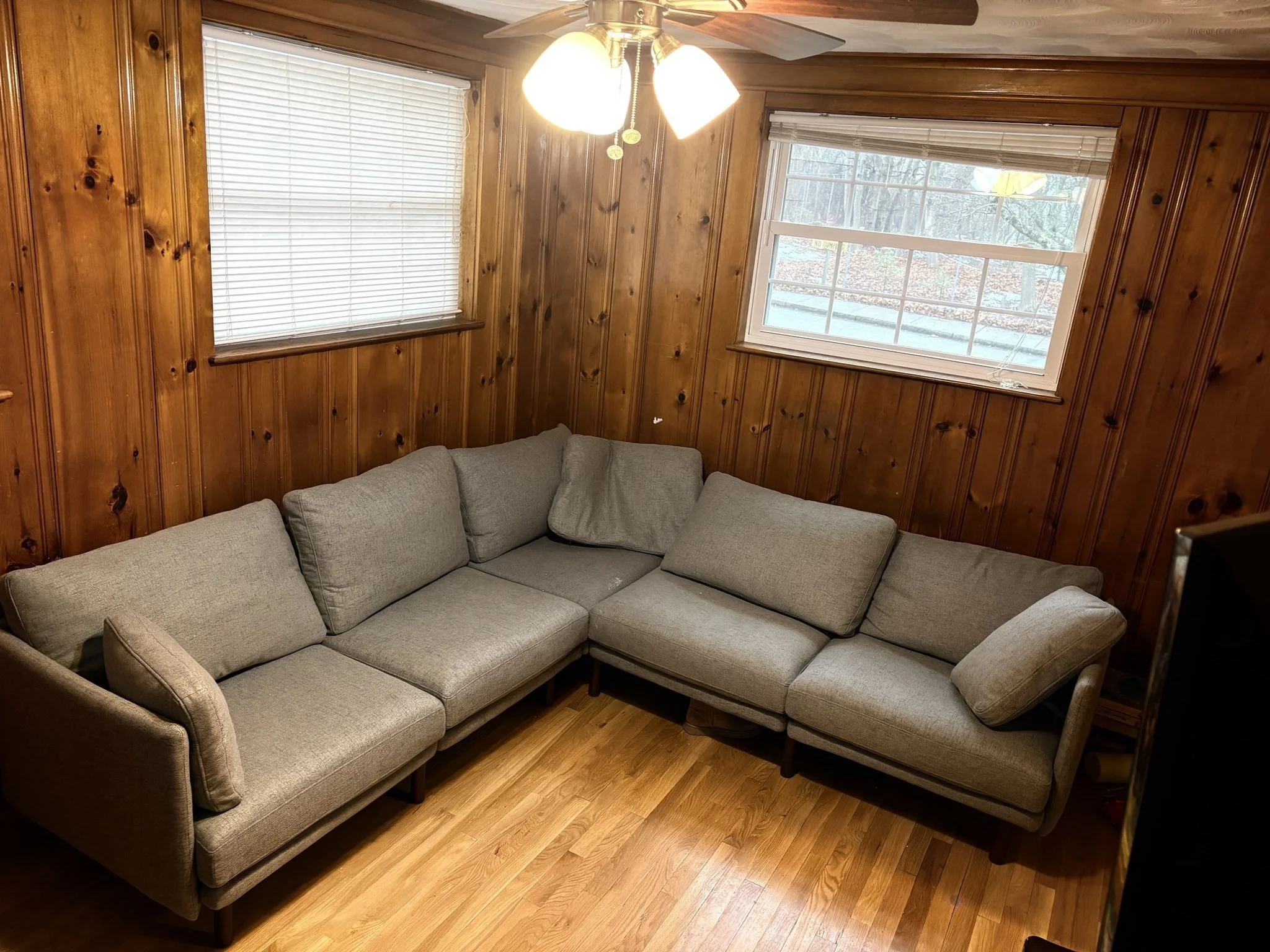 3 bed, 1 bath apartment for rent at 22 Farwell Ave, Hyde Park — photo 10 of 14