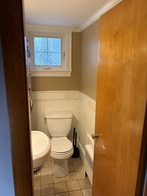 3 bed, 1 bath apartment for rent at 22 Farwell Ave, Hyde Park — photo 11 of 14