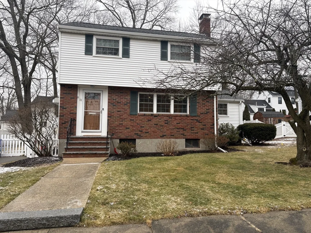 3 bed, 1 bath apartment for rent at 22 Farwell Ave, Hyde Park
