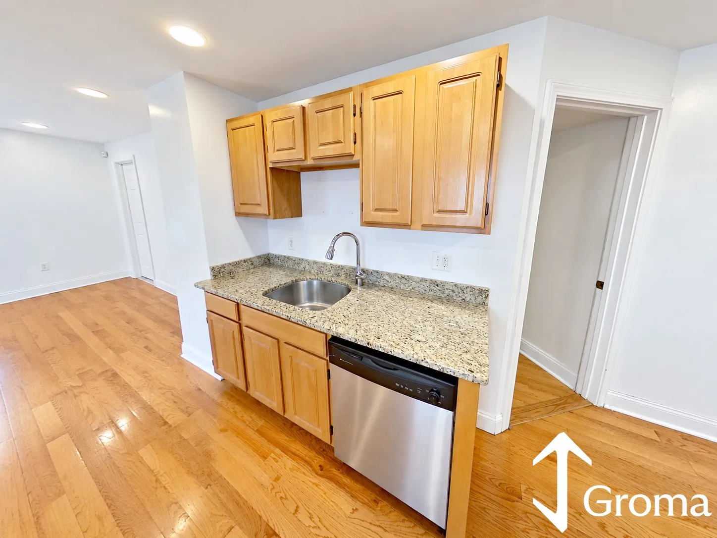 6 bed, 2 bath apartment for rent at 22 Fisher Ave Unit 1, Mission Hill