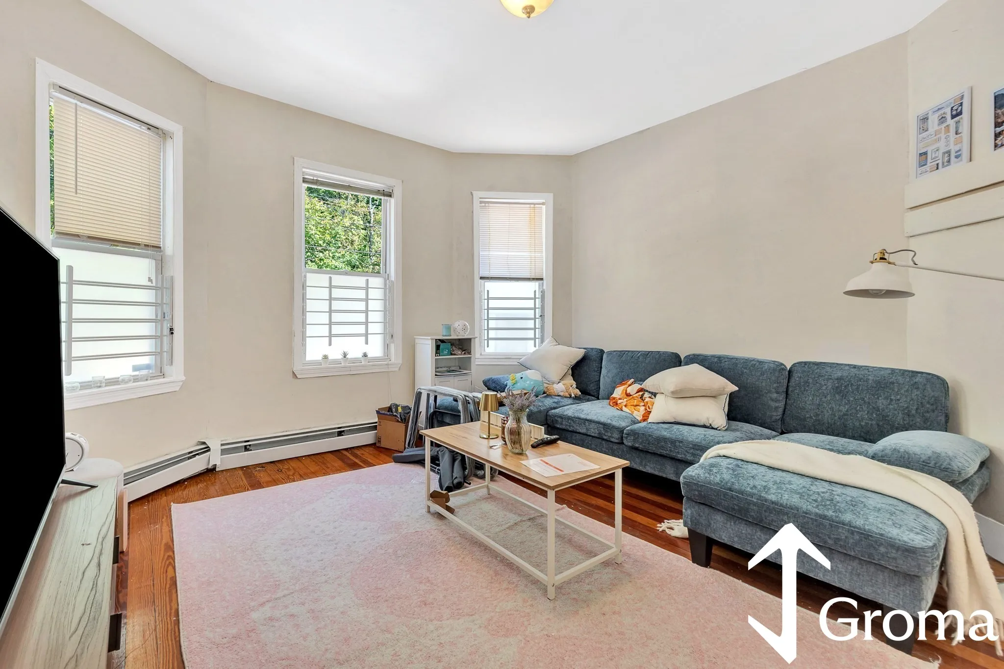 4 bed, 1 bath apartment for rent at 22 Fisher Ave Unit 2, Mission Hill — photo 3 of 15