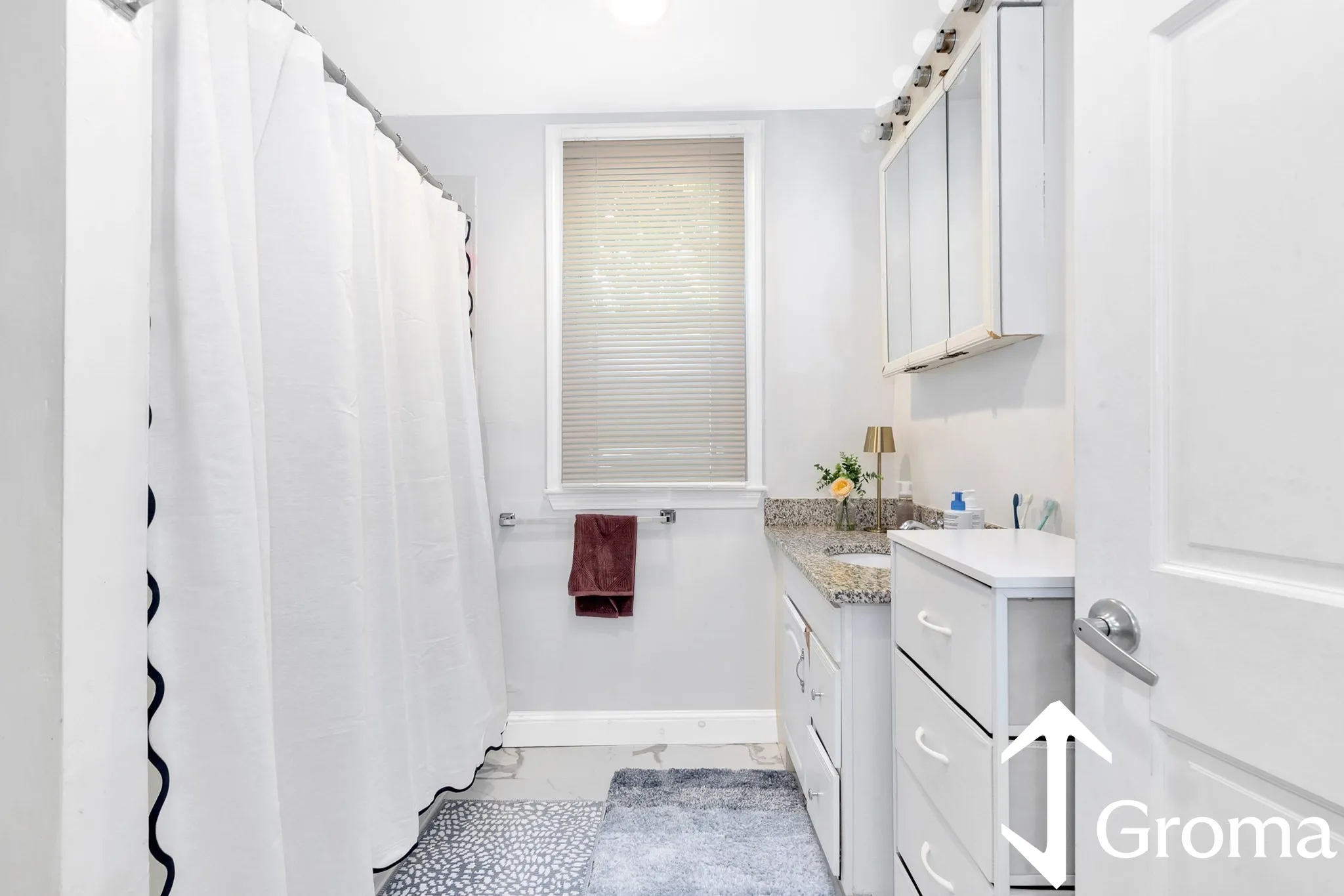 4 bed, 1 bath apartment for rent at 22 Fisher Ave Unit 2, Mission Hill — photo 11 of 15