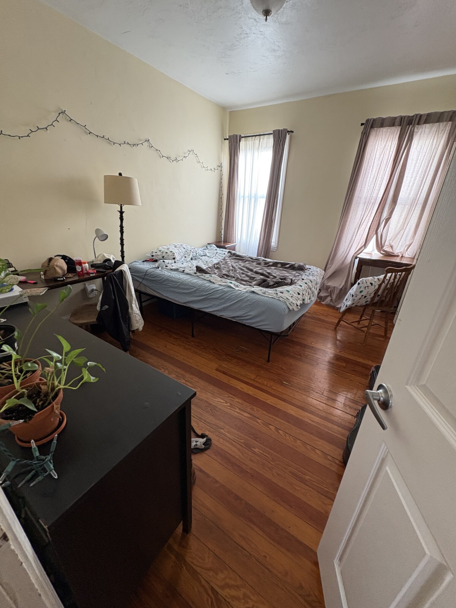 4 bed, 1 bath apartment for rent at 22 Fisher Ave Unit 3, Mission Hill — photo 6 of 16