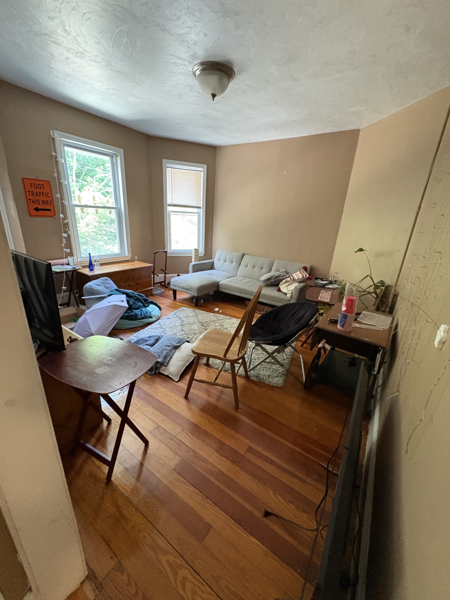 4 bed, 1 bath apartment for rent at 22 Fisher Ave Unit 3, Mission Hill — photo 1 of 16