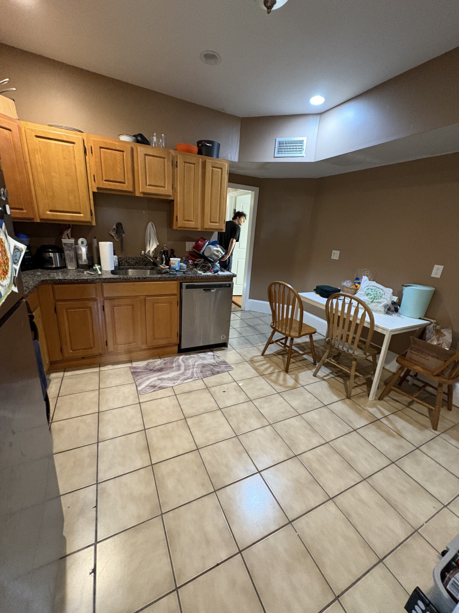 4 bed, 1 bath apartment for rent at 22 Fisher Ave Unit 3, Mission Hill — photo 10 of 16