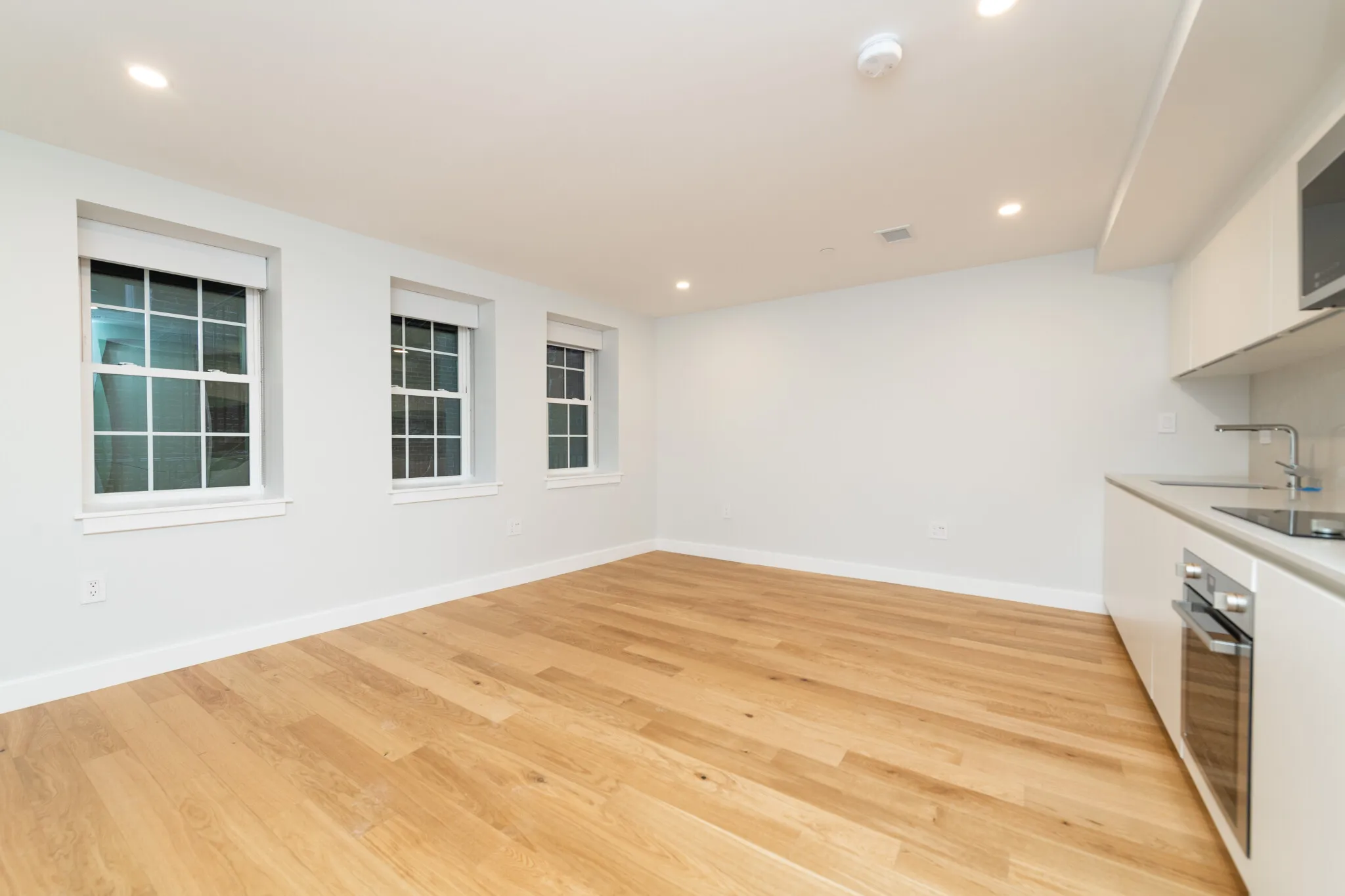 Studio bed, 1 bath apartment for rent at 22 Fleet St Unit 1, North End — photo 6 of 10