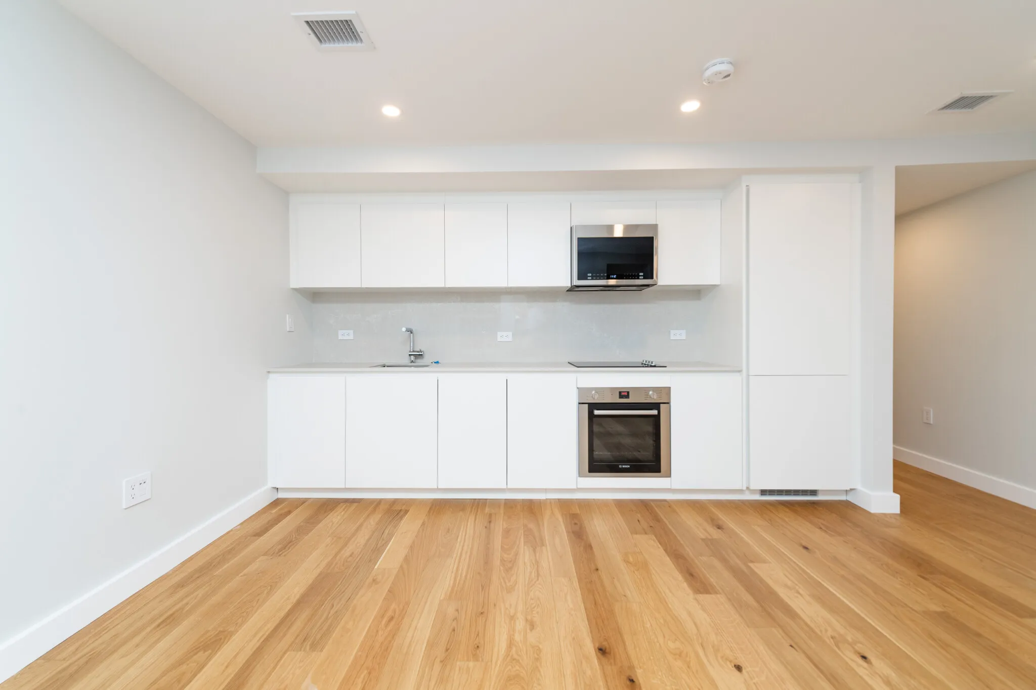 Studio bed, 1 bath apartment for rent at 22 Fleet St Unit 1, North End — photo 5 of 10