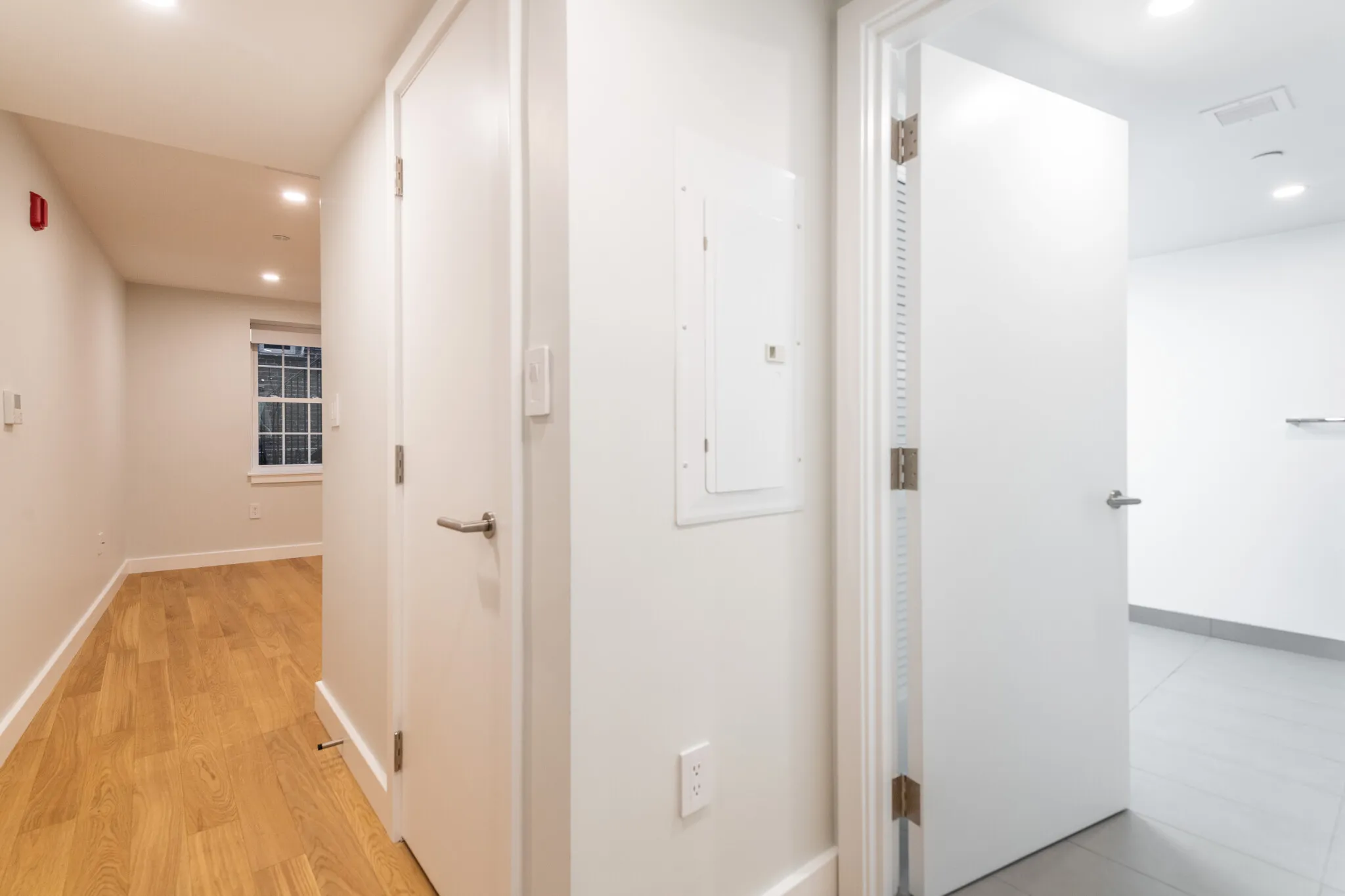 Studio bed, 1 bath apartment for rent at 22 Fleet St Unit 1, North End — photo 3 of 10