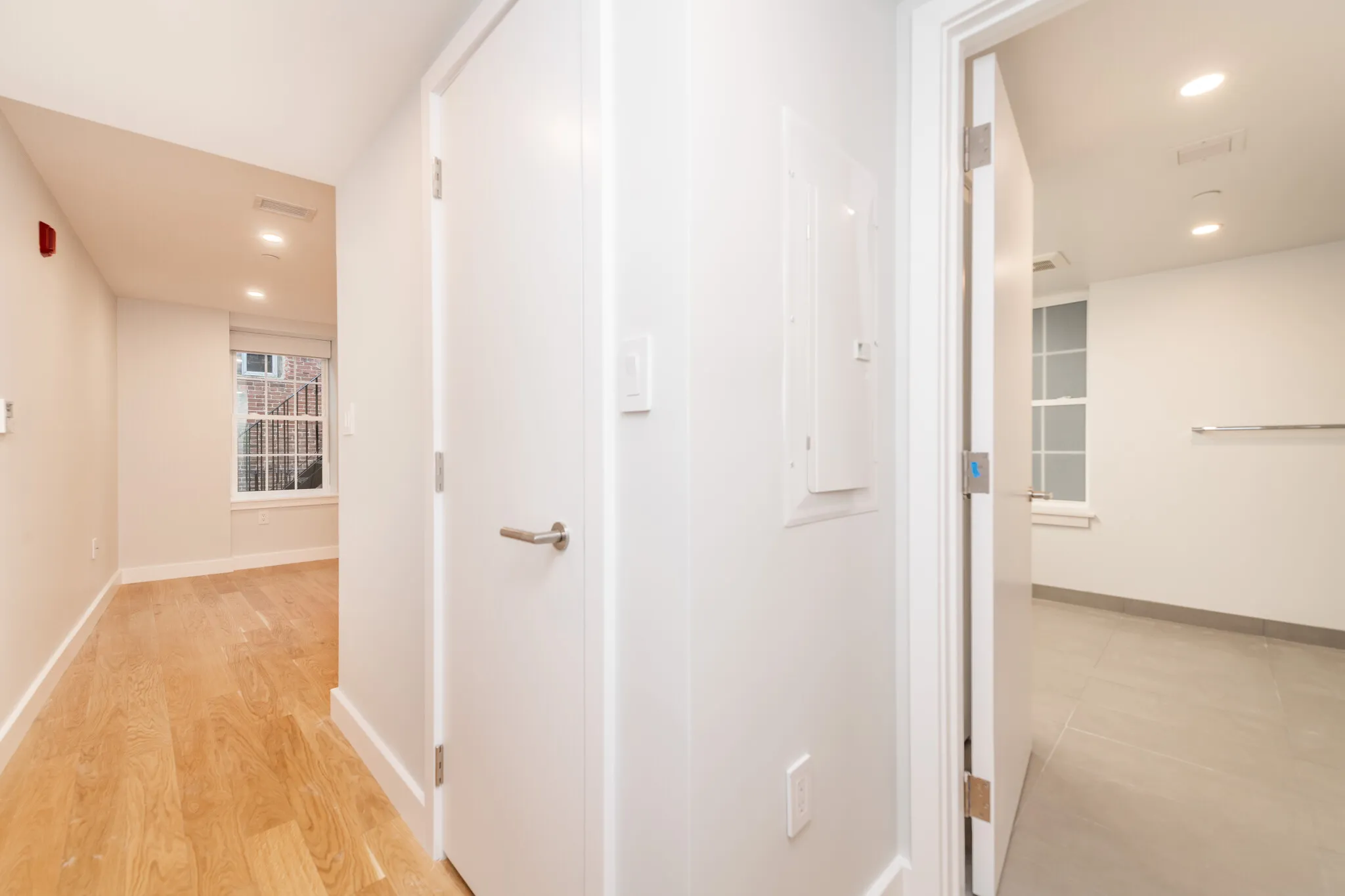 Studio bed, 1 bath apartment for rent at 22 Fleet St Unit 4, North End — photo 4 of 9